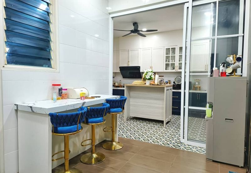 D'Grande Residence Taman Bukit Indah for Sale Partially Furnished Renovated Kitchen