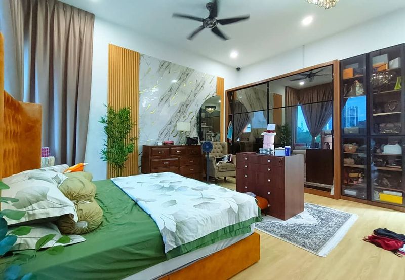 D'Grande Residence Taman Bukit Indah for Sale Partially Furnished Renovated Kitchen