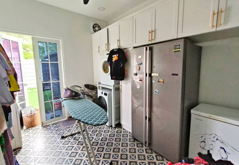 D'Grande Residence Taman Bukit Indah for Sale Partially Furnished Renovated Kitchen