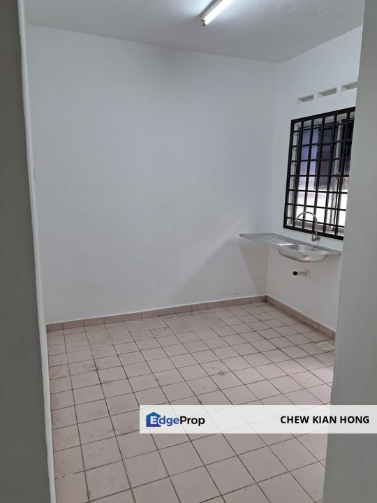 2 Storey Low Cost House Jalan Pulasan 8 Taman Kota Masai for Sale Partially Furnished, Johor, Pasir Gudang