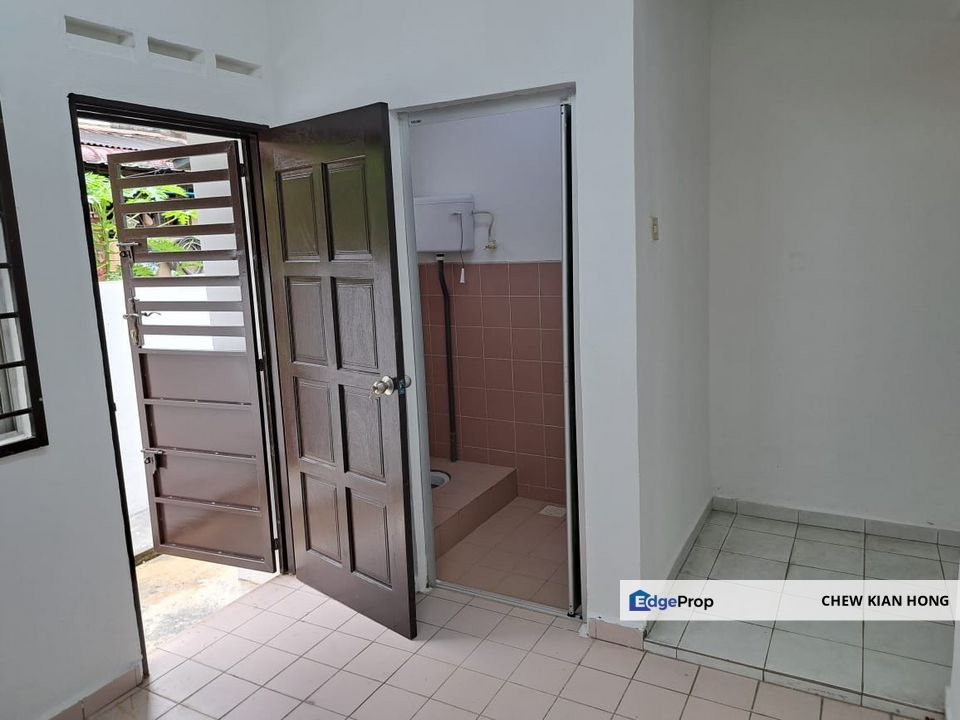 2 Storey Low Cost House Jalan Pulasan 8 Taman Kota Masai for Sale Partially Furnished, Johor, Pasir Gudang