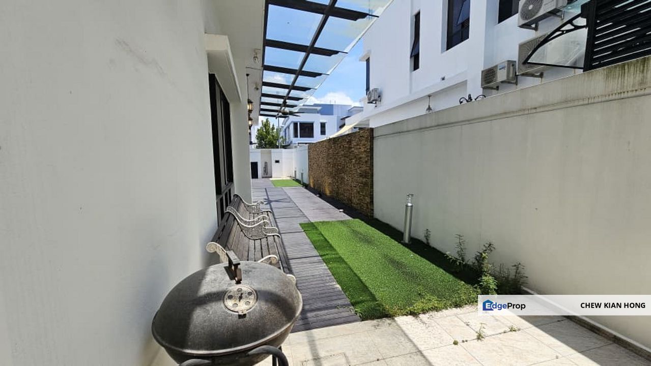 3 Storey Cluster House The Canal Garden Horizon Hills for Sale Fully Renovated , Johor, 