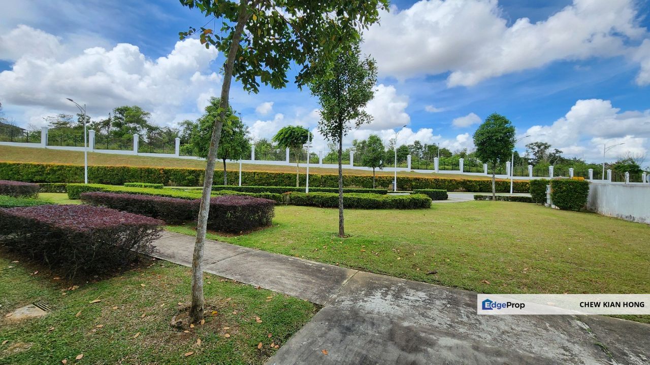 Eco Tropics Greensgate 2 Storey Terrace House for Sale Behind The House is a Small Garden, Johor, Masai