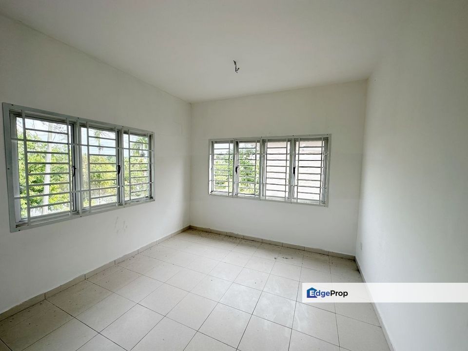 Double Storey Terrace-End Lot With Land, Johor, Seri Gading