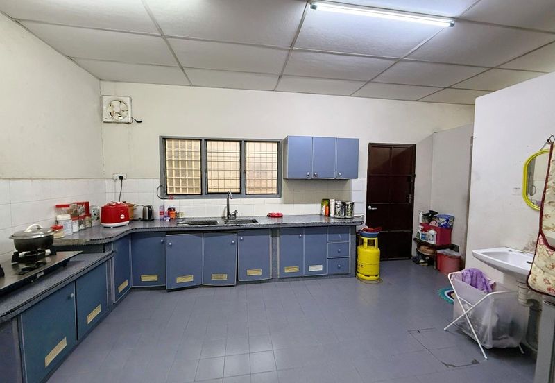 Tongkang Pecah Local Pecah