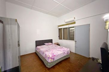 Double Storey Terrace 22' x 80'