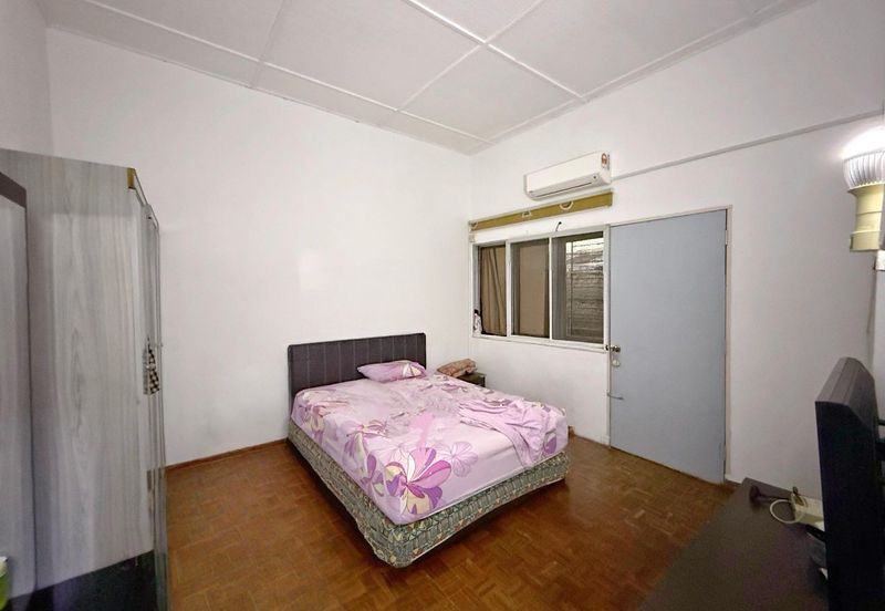 Tongkang Pecah Local Pecah