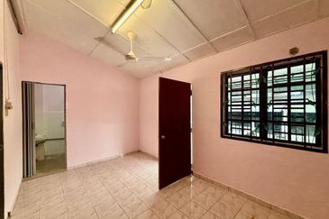 Double Storey Terrace End Lot