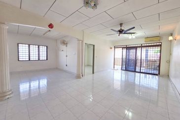 Single Storey Low Cost Corner Lot 