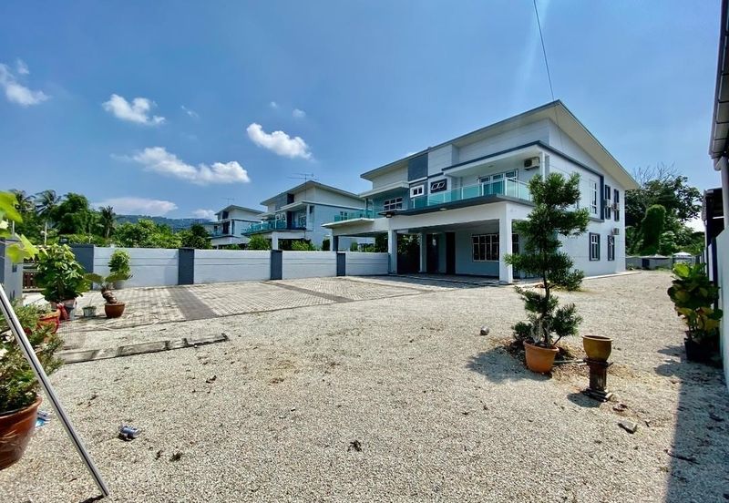 Taman Cempaka Kuning