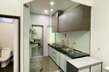 Renovated Single Storey Terrace 