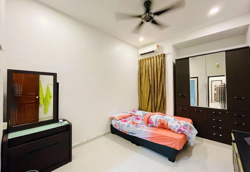 Renovated Single Storey Terrace 