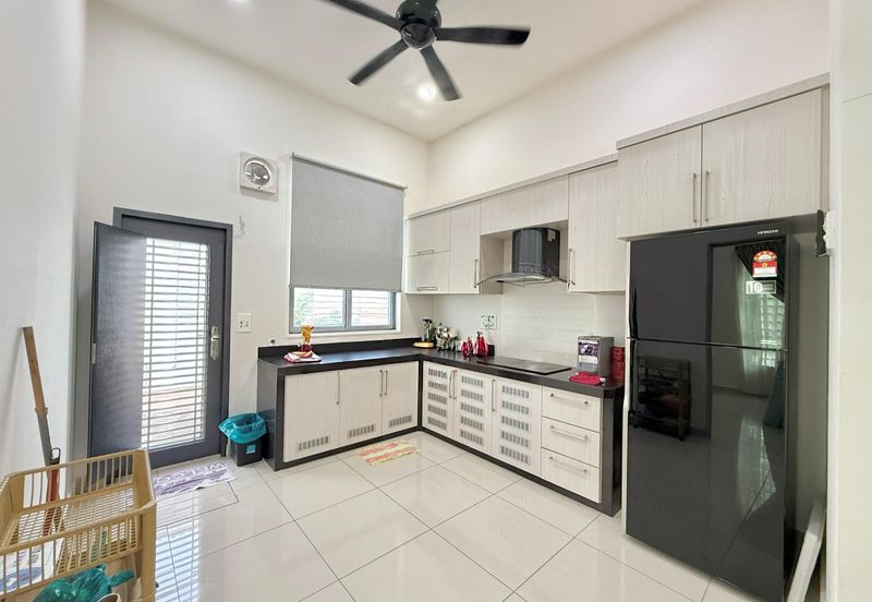 Tongkang Pecah Local Pecah