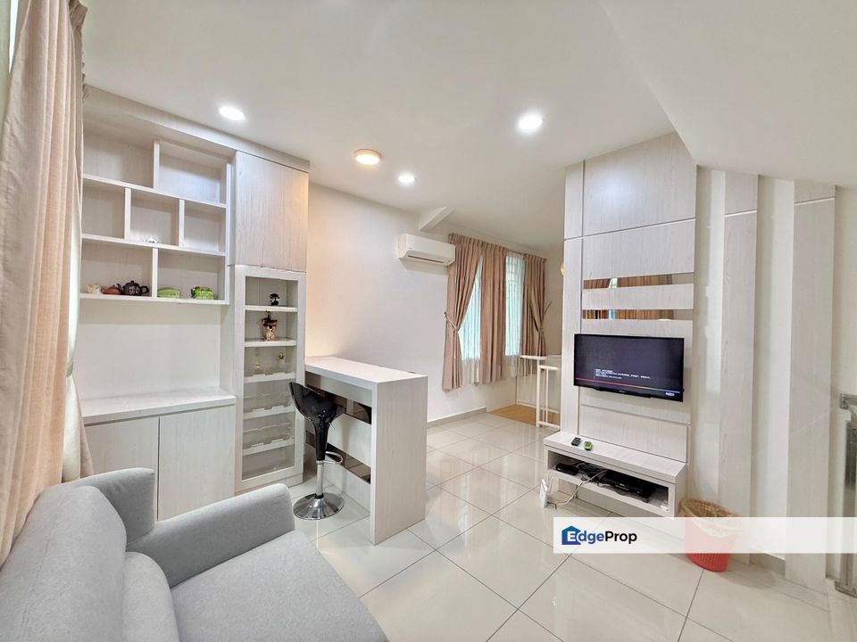 1.5 Storey Corner Lot , Johor, Batu Pahat