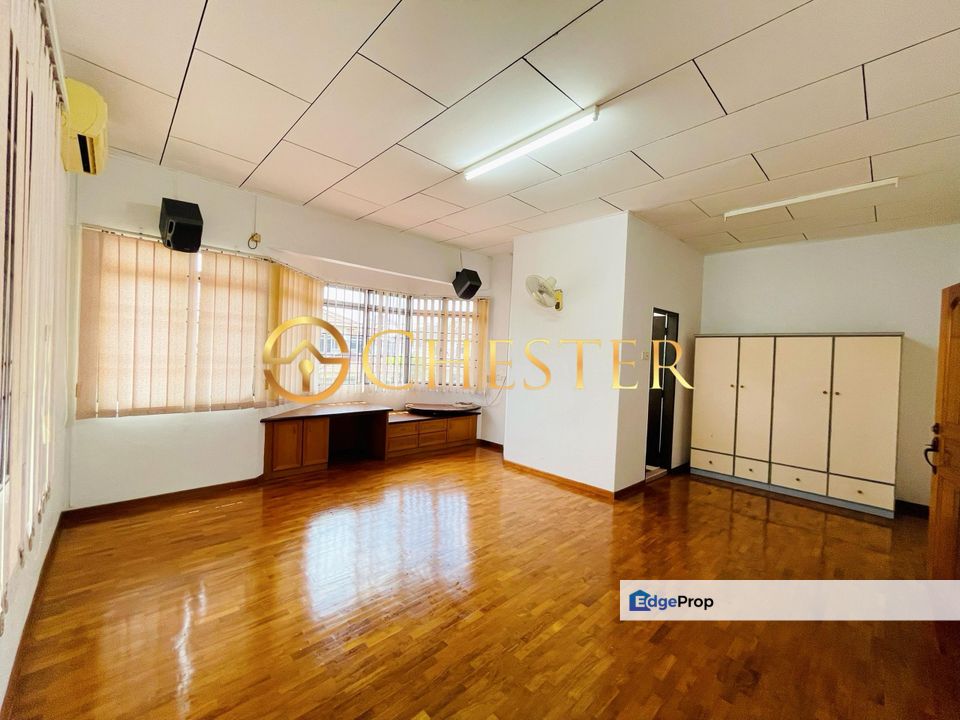 Double Storey Terrace End Lot, Johor, Batu Pahat