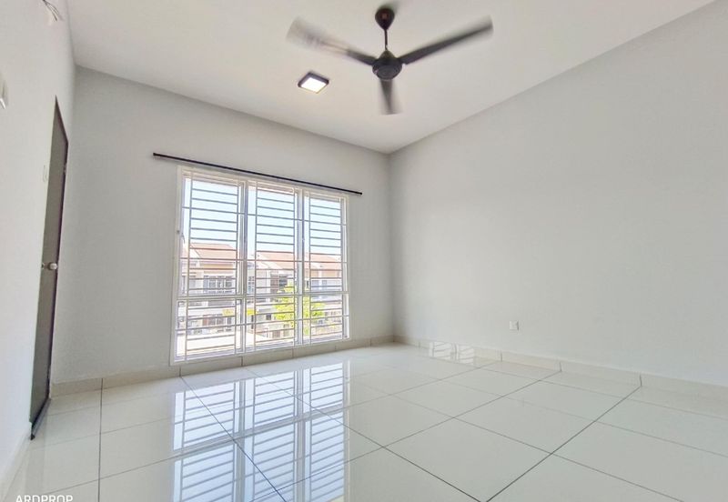 TERMURAH [FLEXIBLE BOOKING] 2 STOREY TERRACE HOUSE TAMAN RUBY DENGKIL SEPANG SELANGOR