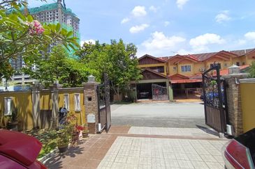 Taman Tropika