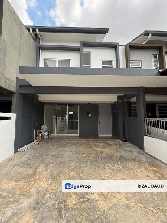 FOR SALE [FREEHOLD] OPEN FACING 2 STOREY TERRACE HOUSE @CAMELLIA RESIDENCE BANDAR TASIK KESUMA SEMENYIH, Selangor, Semenyih