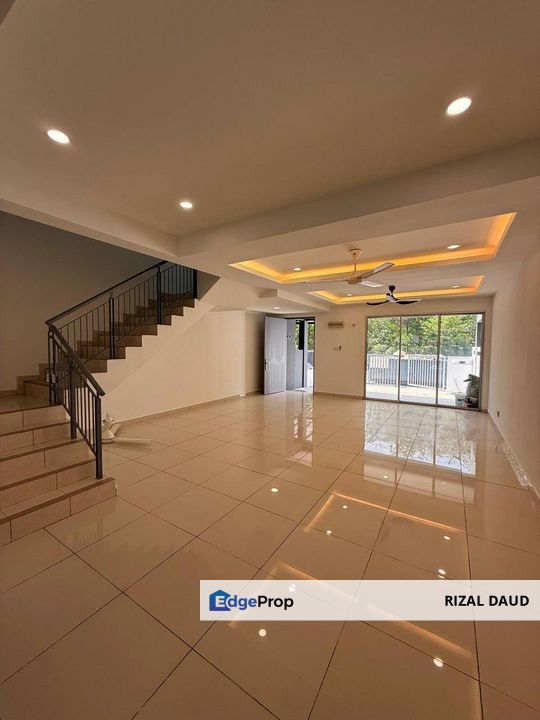 FOR SALE [FREEHOLD] OPEN FACING 2 STOREY TERRACE HOUSE @CAMELLIA RESIDENCE BANDAR TASIK KESUMA SEMENYIH, Selangor, Semenyih