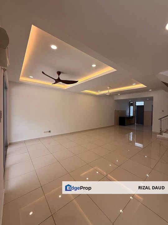 FOR SALE [FREEHOLD] OPEN FACING 2 STOREY TERRACE HOUSE @CAMELLIA RESIDENCE BANDAR TASIK KESUMA SEMENYIH, Selangor, Semenyih