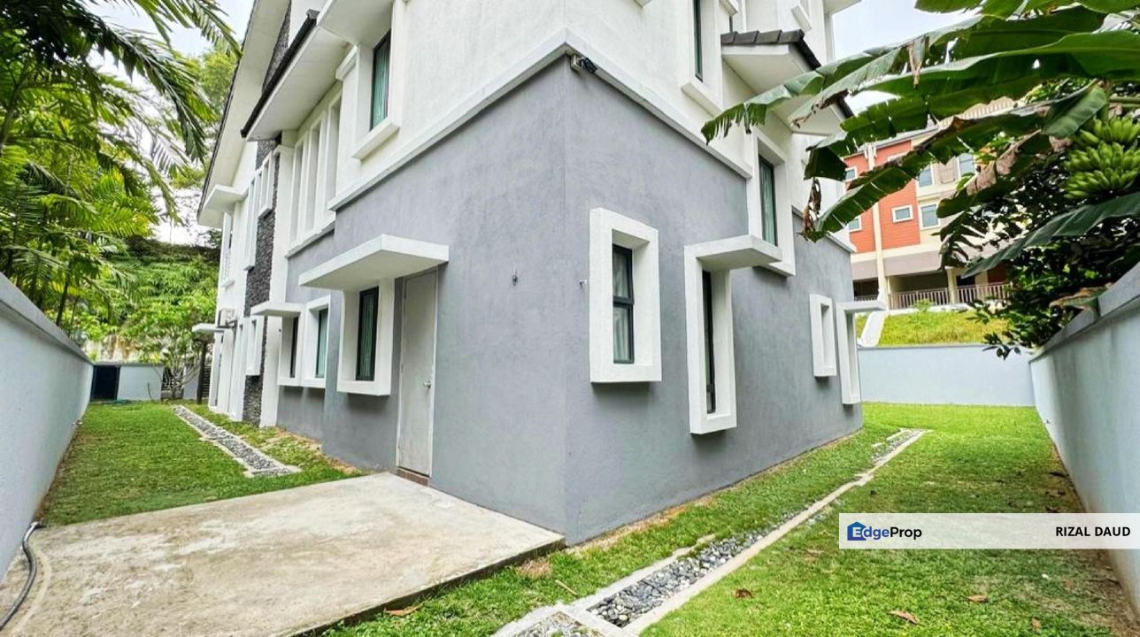 FOR SALE [FREEHOLD] 3 STOREY BUNGALOW TAMAN ANJUNG MELATI NEAR GOMBAK LRT STATION KUALA LUMPUR, Kuala Lumpur, Gombak
