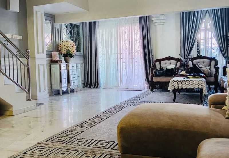 3 Storey House @ Taman Seri Melati , KL
For Sale