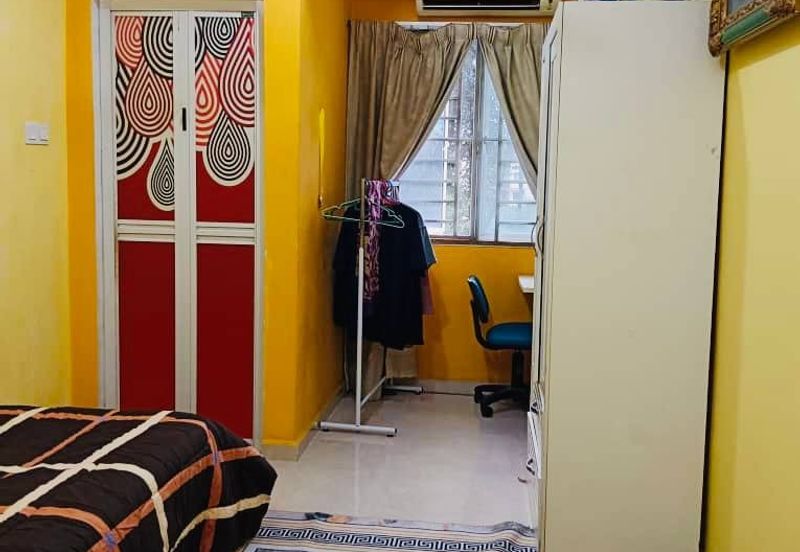 3 Storey House @ Taman Seri Melati , KL
For Sale