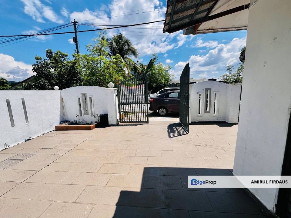 Semi Detached Single Storey House at Selayang Mutiara For Sale, Selangor, Selayang