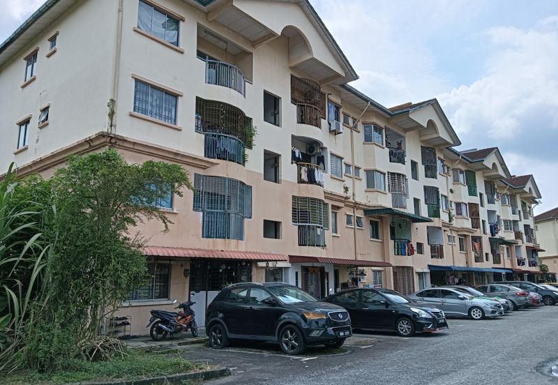 Taman Desa Kempas Apartment