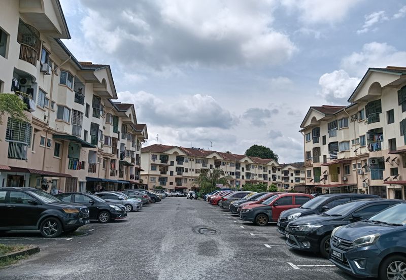 Taman Desa Kempas Apartment