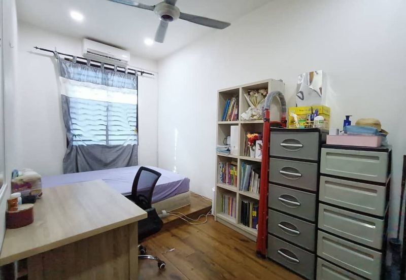 Mount Austin Boulevard 2 Storey Terrace House