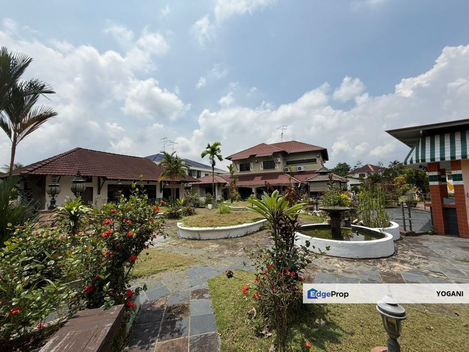 JOHOR KULAI BANDAR PUTRA GATE A RENOVATED BUNGALOW FOR SALE (古来太子城Palm Villa 【Gate A】独具特色的独立式洋房出售), Johor, Kulai