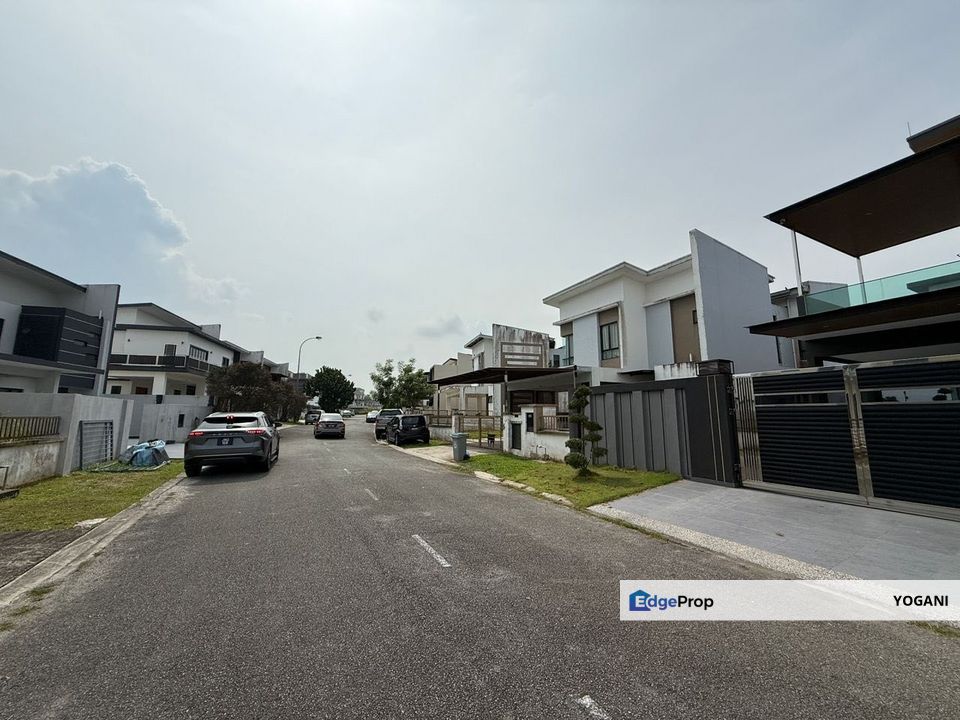 JOHOR KULAI,KELAPA SAWIT CORNER LOT BUNGALOW FOR SALE (古来26哩 Eroca Hills 角头间独立式洋房出售), Johor, Kulai