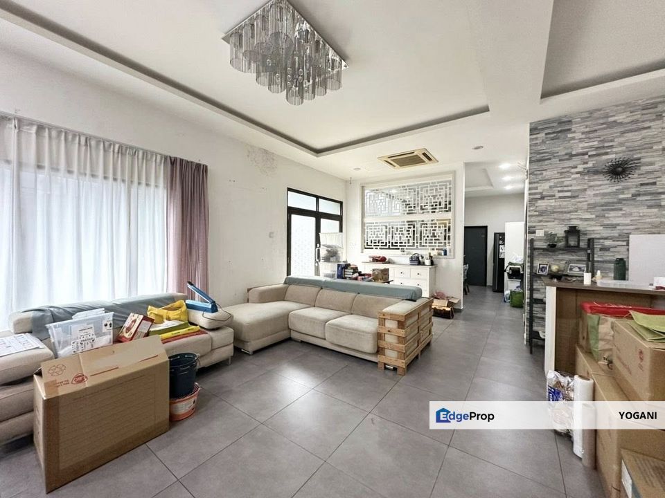 JOHOR KULAI RENOVATED DOUBLE STOREY CLUSTER HOUSE FOR SALE (古来冠群花园 D‘Art 18田字屋出售）, Johor, Kulai