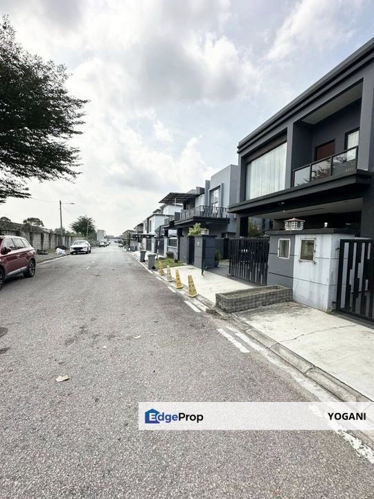 JOHOR KULAI RENOVATED DOUBLE STOREY CLUSTER HOUSE FOR SALE (古来冠群花园 D‘Art 18田字屋出售）, Johor, Kulai