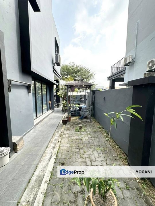 JOHOR KULAI RENOVATED DOUBLE STOREY CLUSTER HOUSE FOR SALE (古来冠群花园 D‘Art 18田字屋出售）, Johor, Kulai