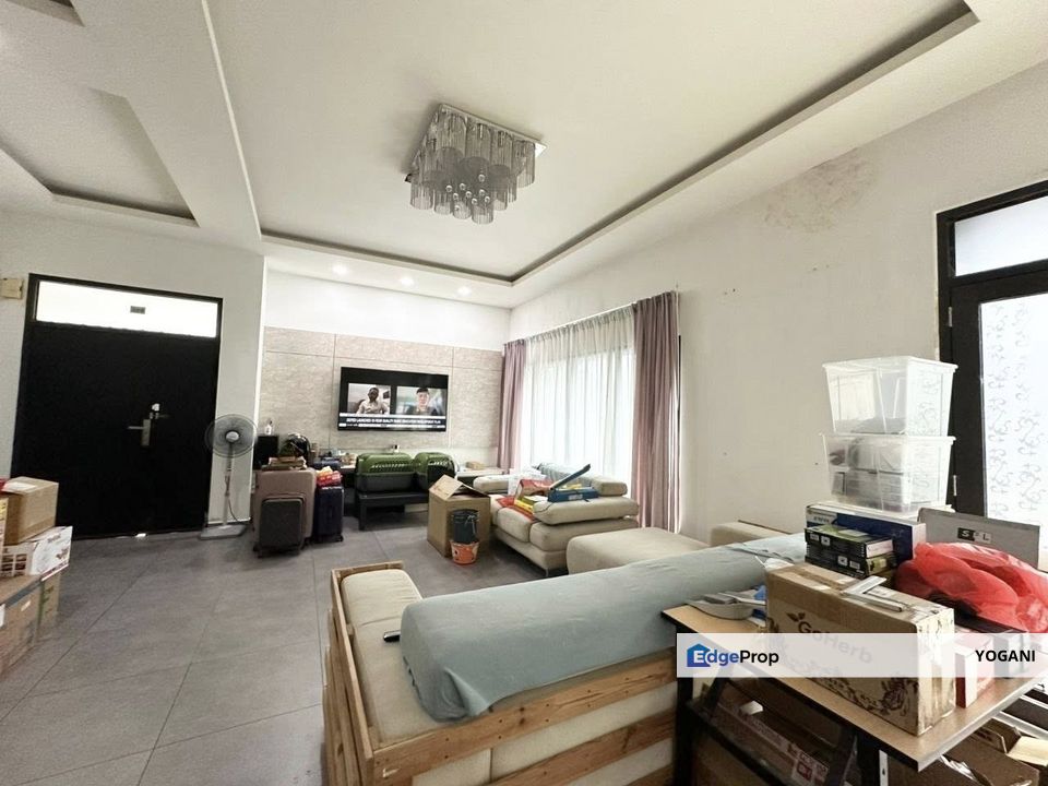 JOHOR KULAI RENOVATED DOUBLE STOREY CLUSTER HOUSE FOR SALE (古来冠群花园 D‘Art 18田字屋出售）, Johor, Kulai