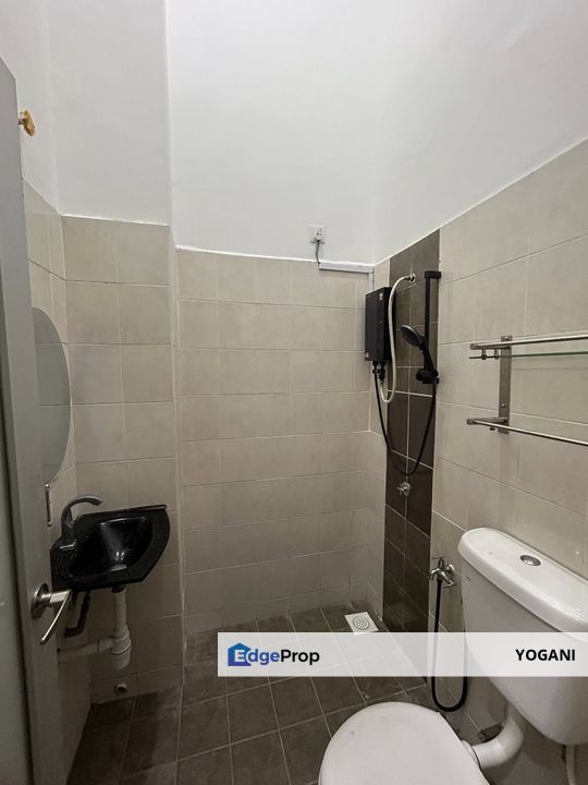 KULAI JALAN SENA SINGLE STOREY TERRACE HOUSE FOR RENT (PARTIALLY FUNISH), Johor, Kulai