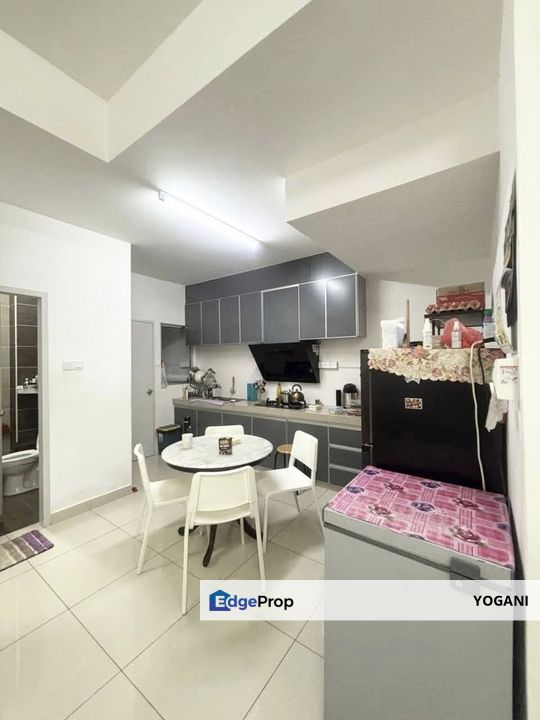 Johor Kulai IOI  Bandar Putra @Jalan Camar (Venice) Renovated Unit Double Storey Terrace House (古来 IOI @ Venice 全场最低双层排楼出售), Johor, Kulai