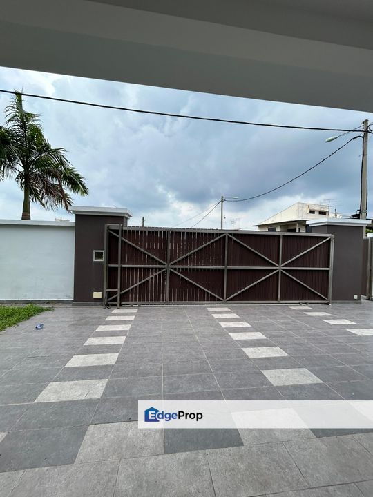 Batu Pahat Kampung Merdeka 3 storey bungalow For Sale Near EconSave, Johor, Batu Pahat