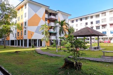 Sri Lanang Flat (Rumah Pangsa Sri Lanang)