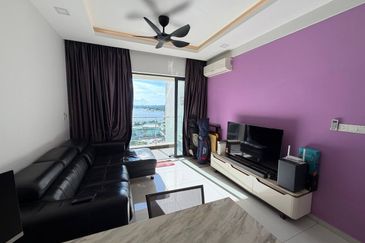 Baypoint @ Country Garden Danga Bay