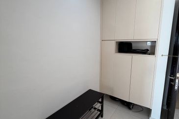 Baypoint @ Country Garden Danga Bay