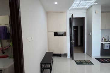 Baypoint @ Country Garden Danga Bay