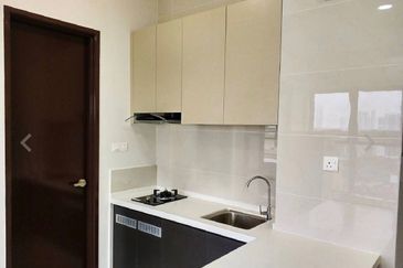 Baypoint @ Country Garden Danga Bay