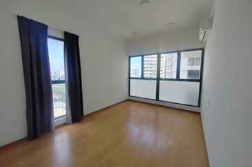 Baypoint @ Country Garden Danga Bay