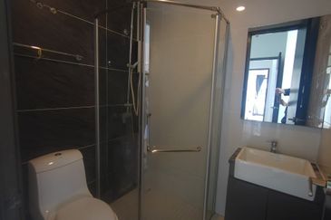 Baypoint @ Country Garden Danga Bay