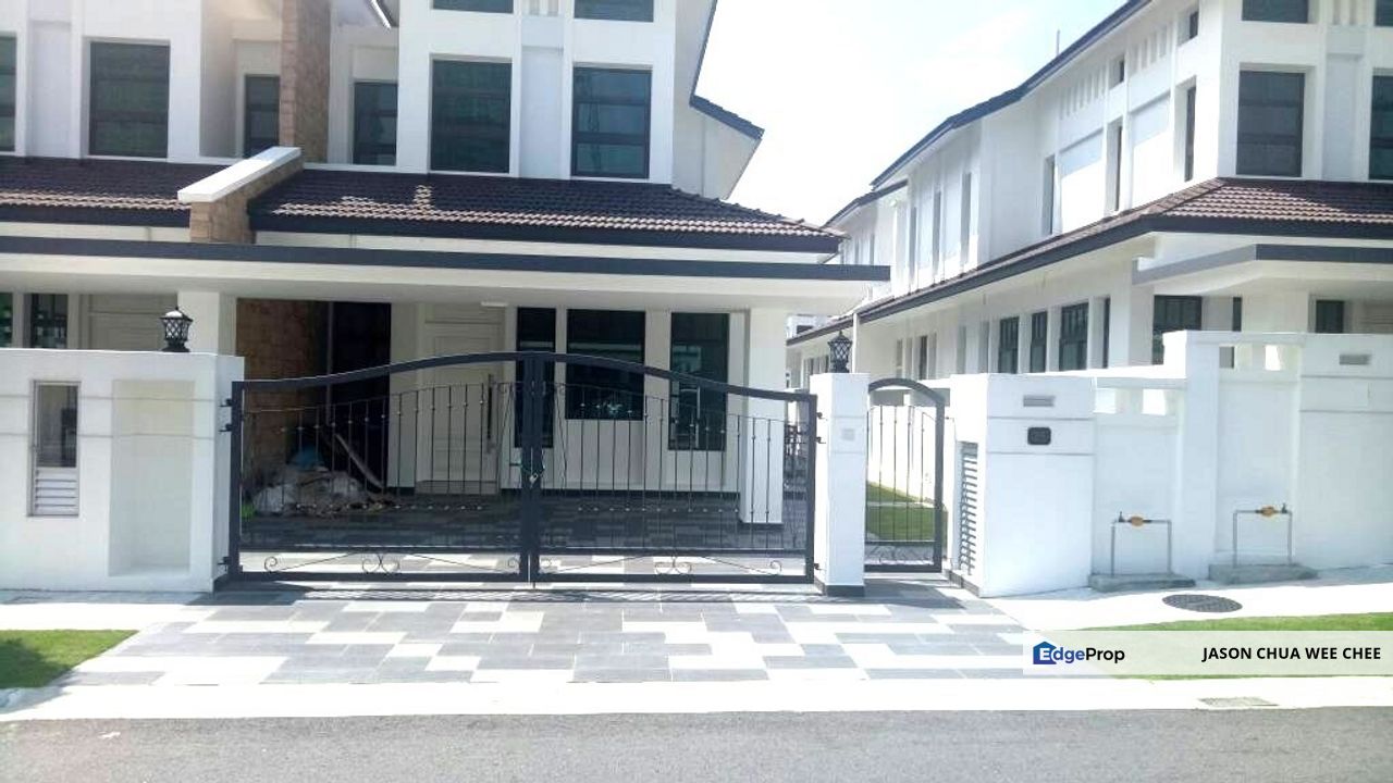 Renovated Cluster House in Eco Botanic Iskandar Puteri for Sale – Move-In Ready!, Johor, Nusajaya