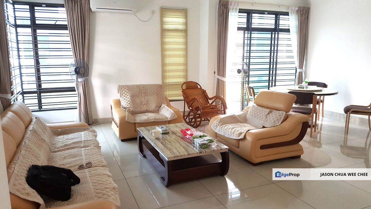 Bestari Heights Nusa Bestari Cluster House End Lot Renovated and Partially Furnished for Sale, Johor, Johor Bahru