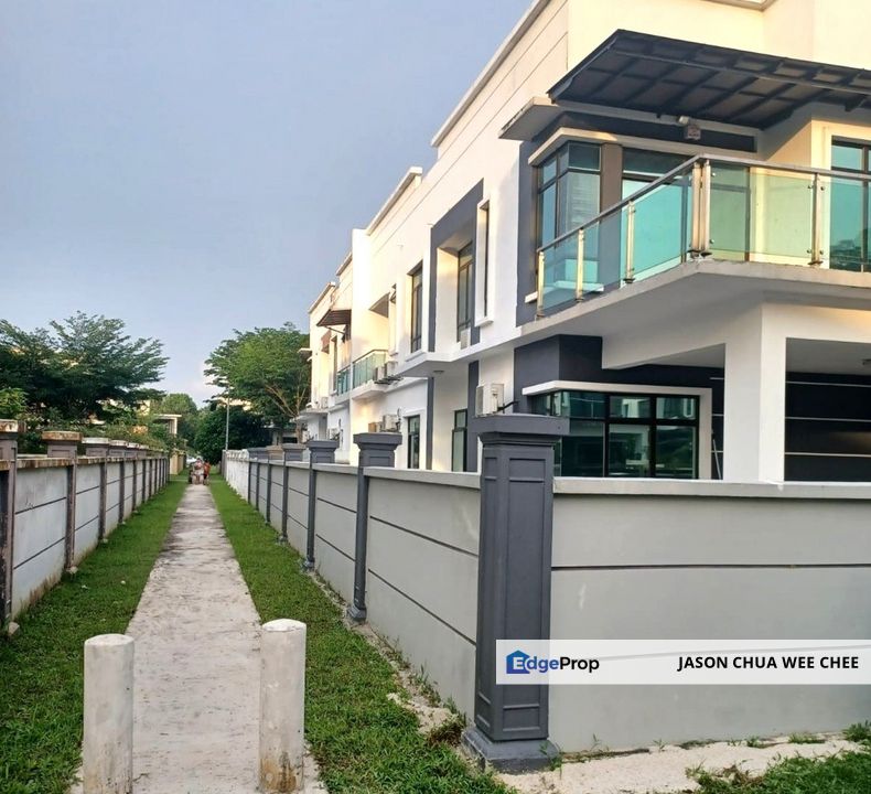 Bestari Heights Nusa Bestari Cluster House End Lot Renovated and Partially Furnished for Sale, Johor, Johor Bahru